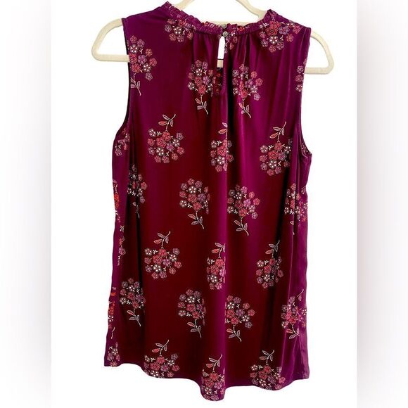 Loft - Sleeveless Floral Sleeveless Top. Size: Medium Color: Plum/ Floral - Picture 2 of 6